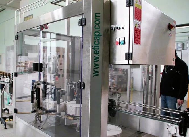 Adhsive etichettatrice Eticap System