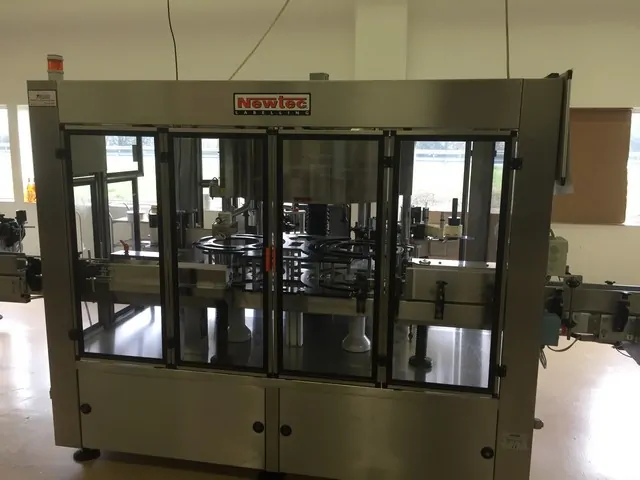 Etichettatrice Newtec adhesive 3.500 bph