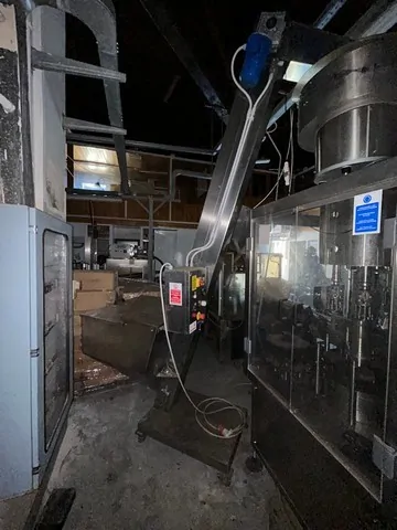 Tappatrice Enolmeccanica 4T Stelvin 2013